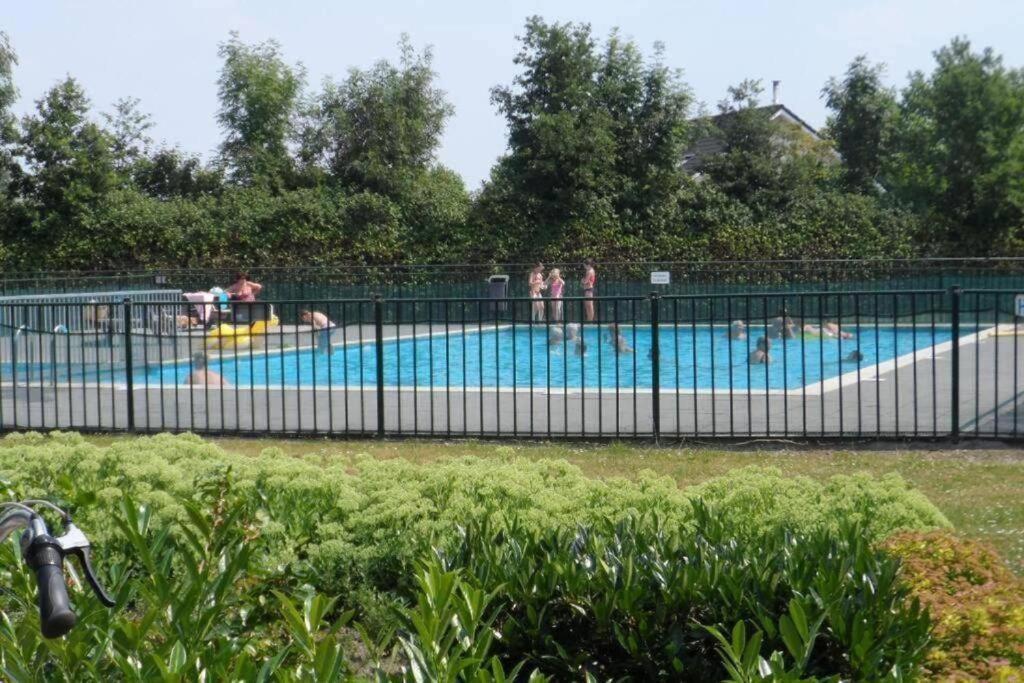Villa Riverside Met Hottub, Eigen Aanlegsteiger, Zwemtrap, Trampoline En Kano'S Zeewolde Zewnętrze zdjęcie