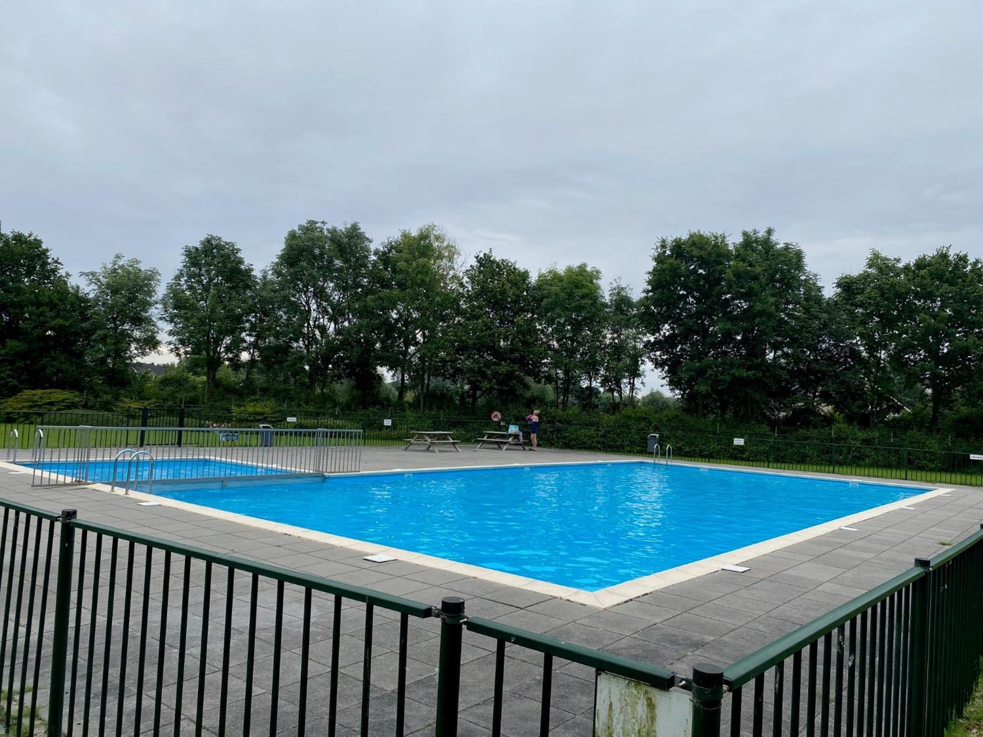 Villa Riverside Met Hottub, Eigen Aanlegsteiger, Zwemtrap, Trampoline En Kano'S Zeewolde Zewnętrze zdjęcie