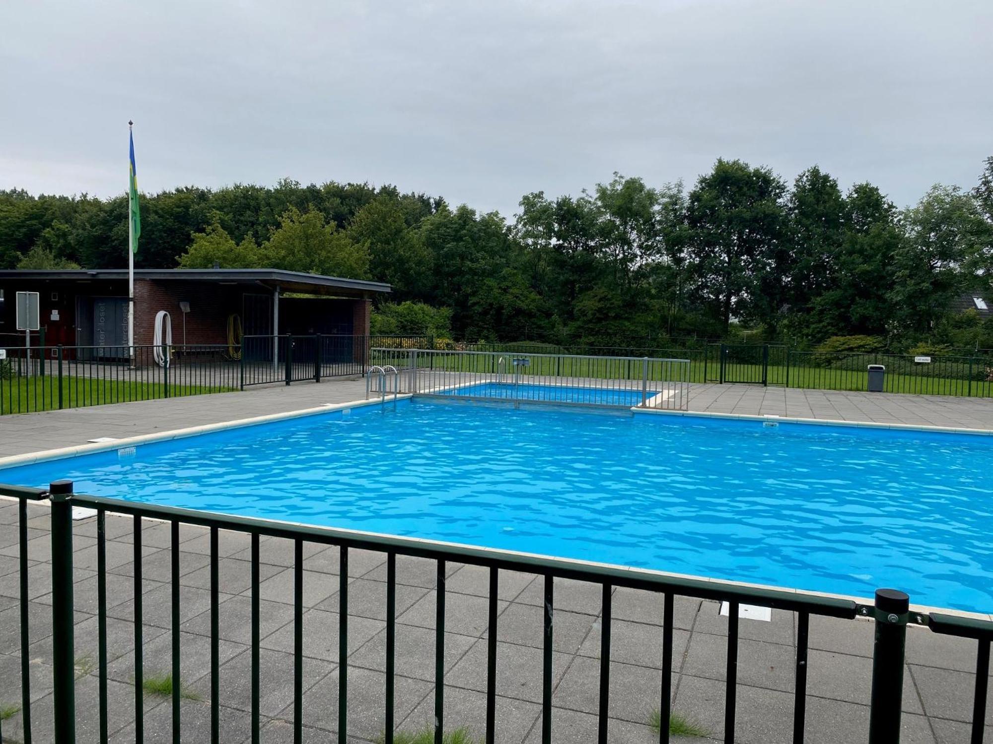 Villa Riverside Met Hottub, Eigen Aanlegsteiger, Zwemtrap, Trampoline En Kano'S Zeewolde Zewnętrze zdjęcie