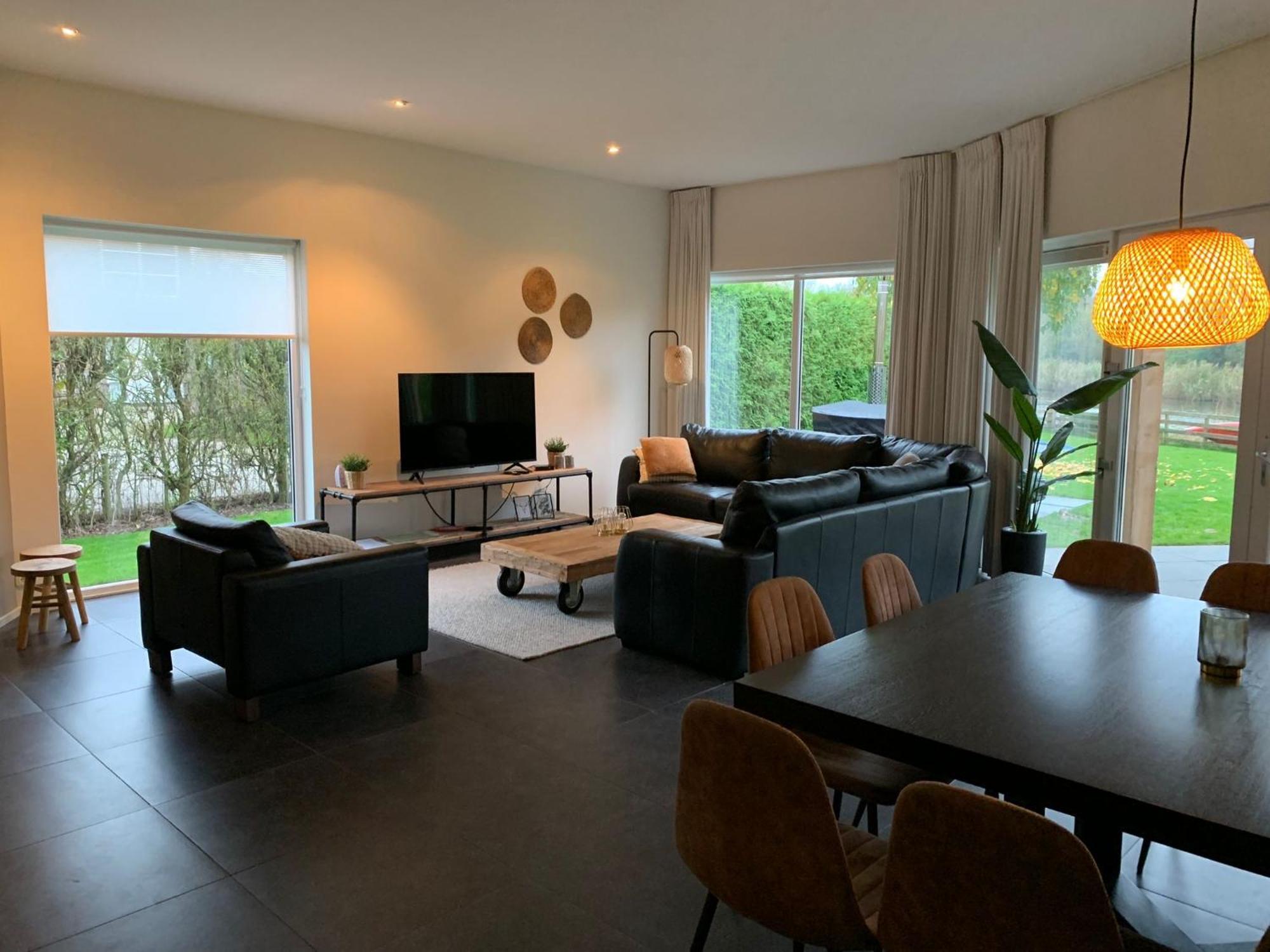 Villa Riverside Met Hottub, Eigen Aanlegsteiger, Zwemtrap, Trampoline En Kano'S Zeewolde Zewnętrze zdjęcie